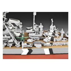 REVELL Battleship Bismarck 1:700