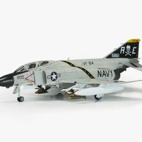 Academy USN F-4J VF-84 Jolly Rogers 1/72