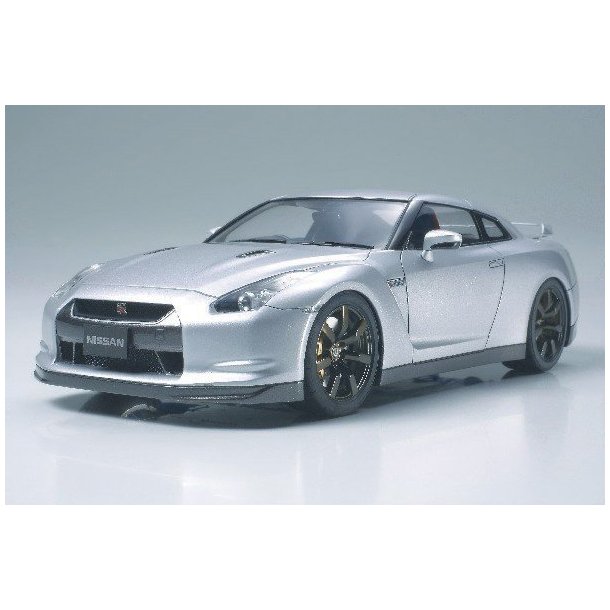 TAMIYA 1/24 Nissan GT-R