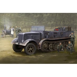 Trumpeter Sd.Kfz.8 (DB9)Half-Track Artillery Tractor 1/35