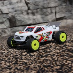 Losi 1/28 Micro-T 2S 2WD RTR Stadium Truck m. batteri og lader (hvid)