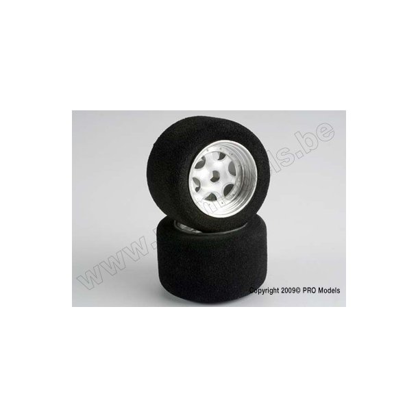 REAR WHEELS/TIRES Traxxas